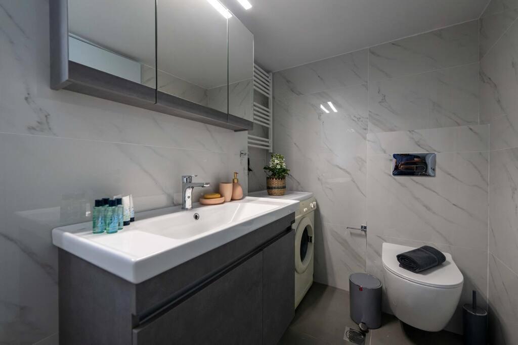 Skyhigh Haven Apartment Kalamata Ngoại thất bức ảnh