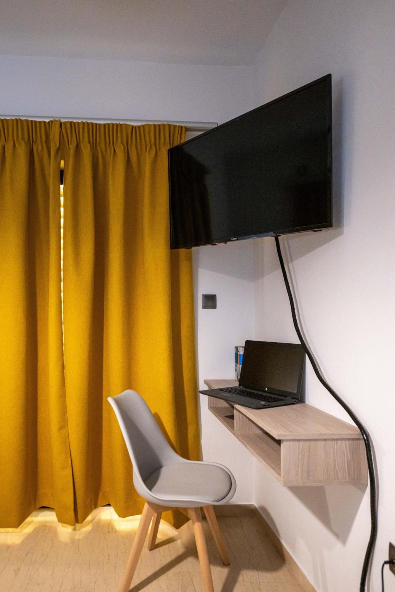Skyhigh Haven Apartment Kalamata Ngoại thất bức ảnh