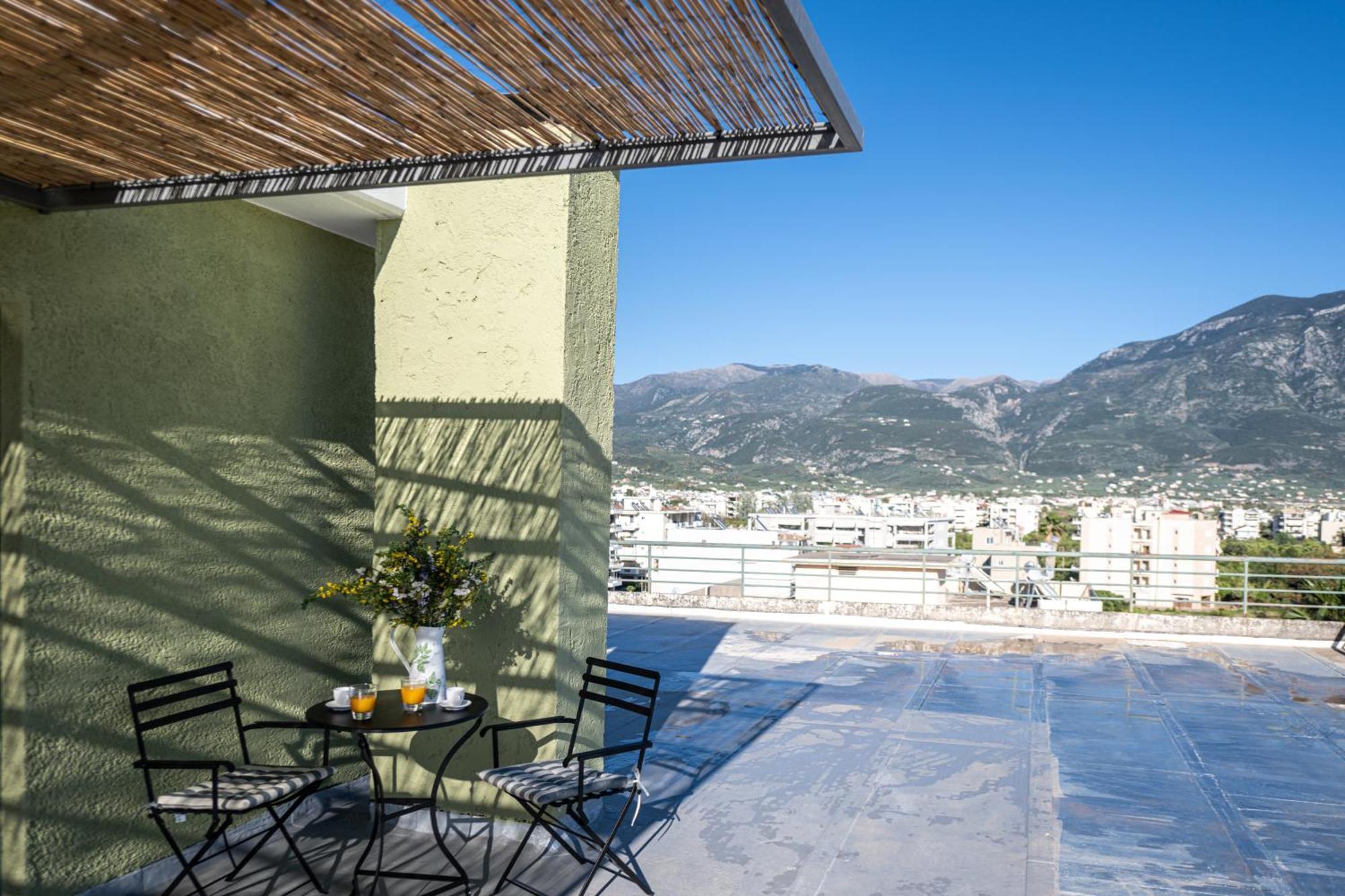 Skyhigh Haven Apartment Kalamata Ngoại thất bức ảnh