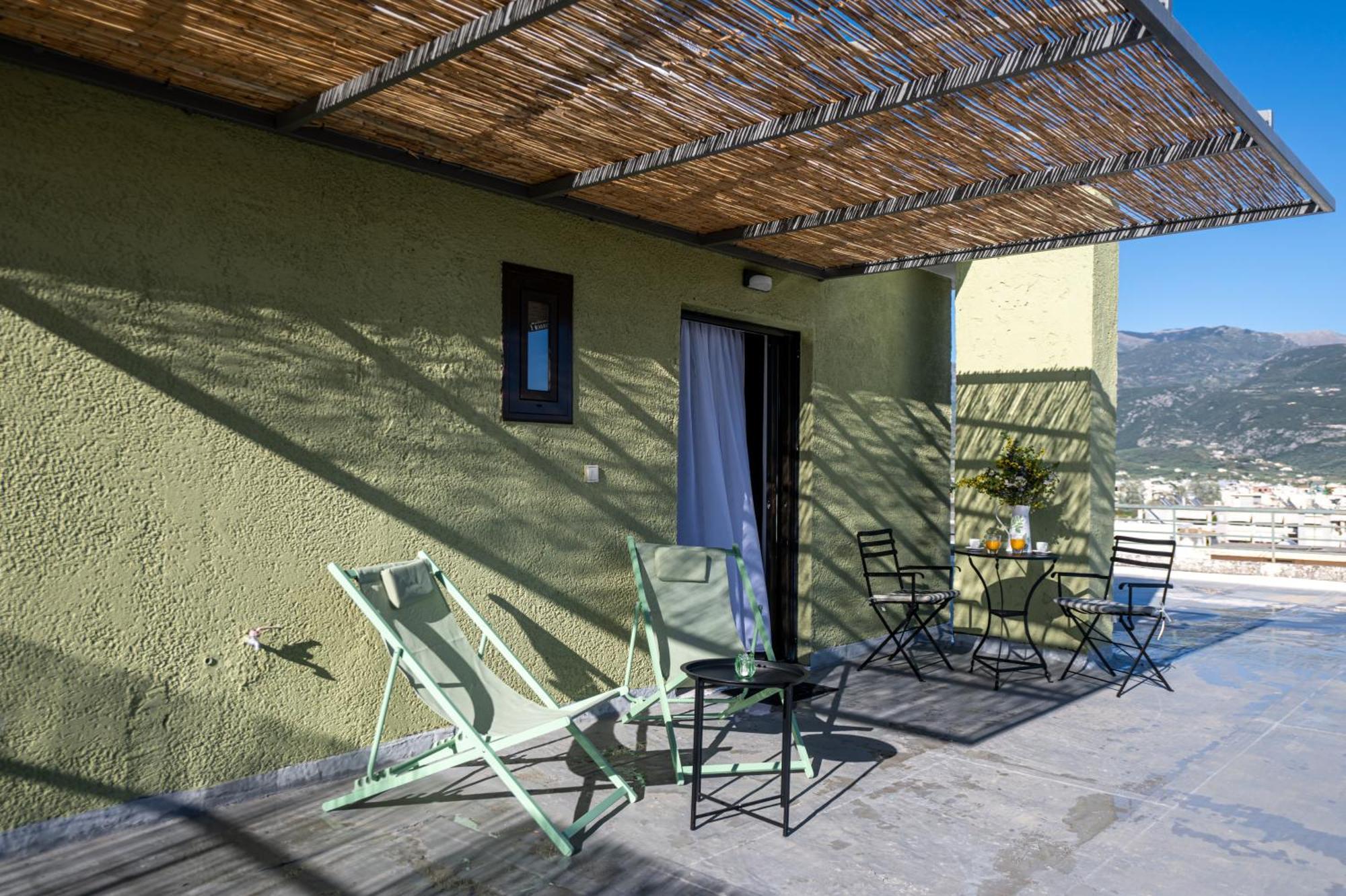 Skyhigh Haven Apartment Kalamata Ngoại thất bức ảnh