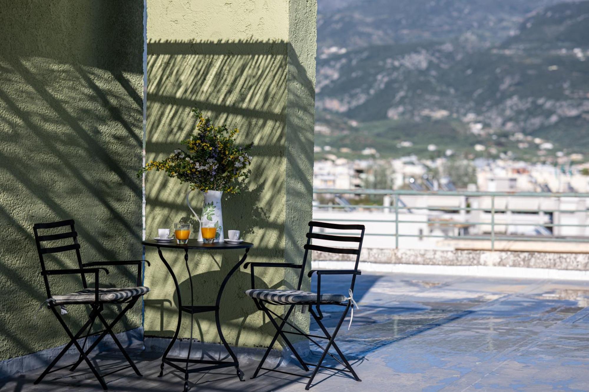 Skyhigh Haven Apartment Kalamata Ngoại thất bức ảnh